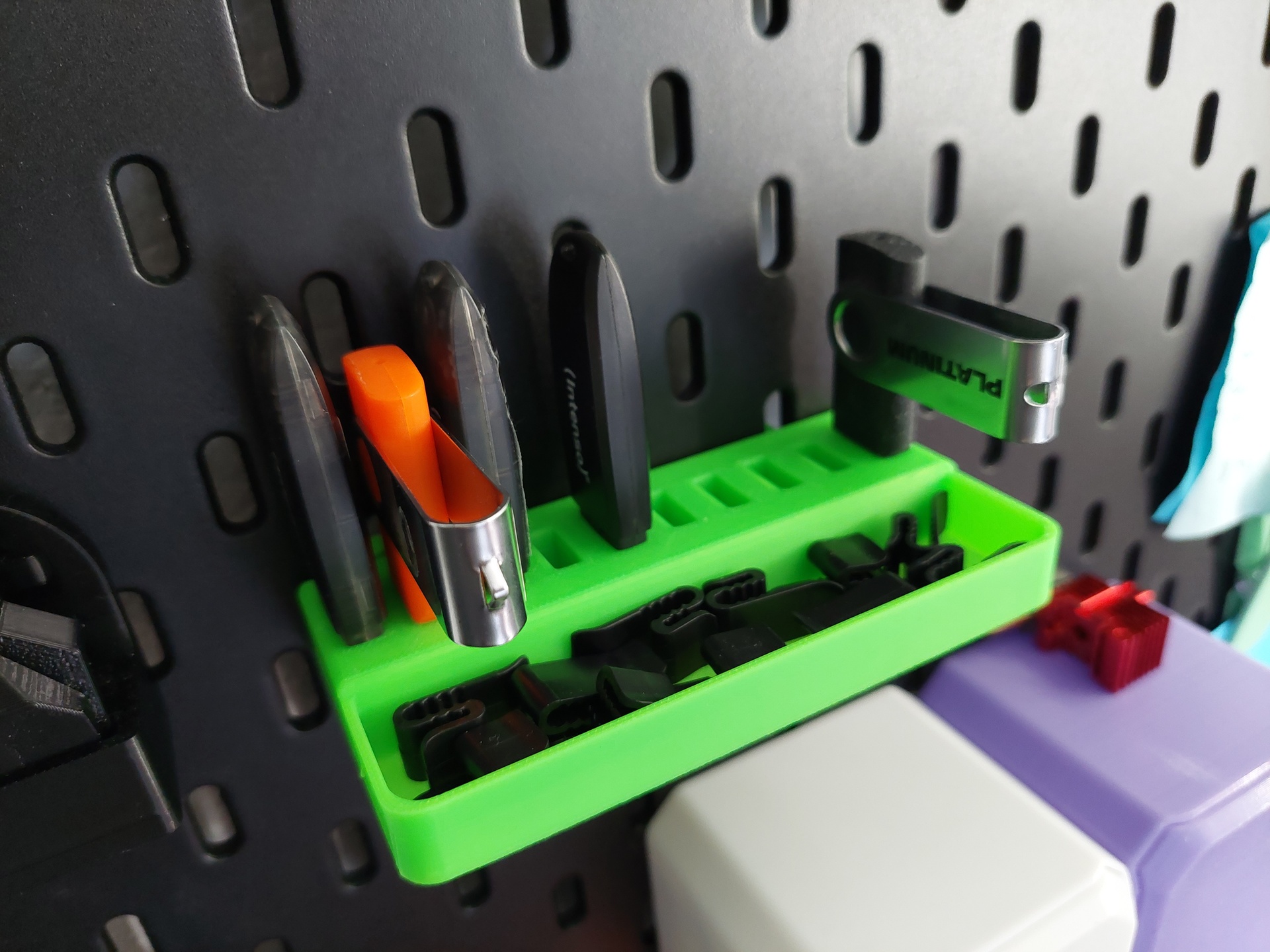 IKEA SKADIS Držač USB Stickova Vero - Držači za USB memoriju, slika 2