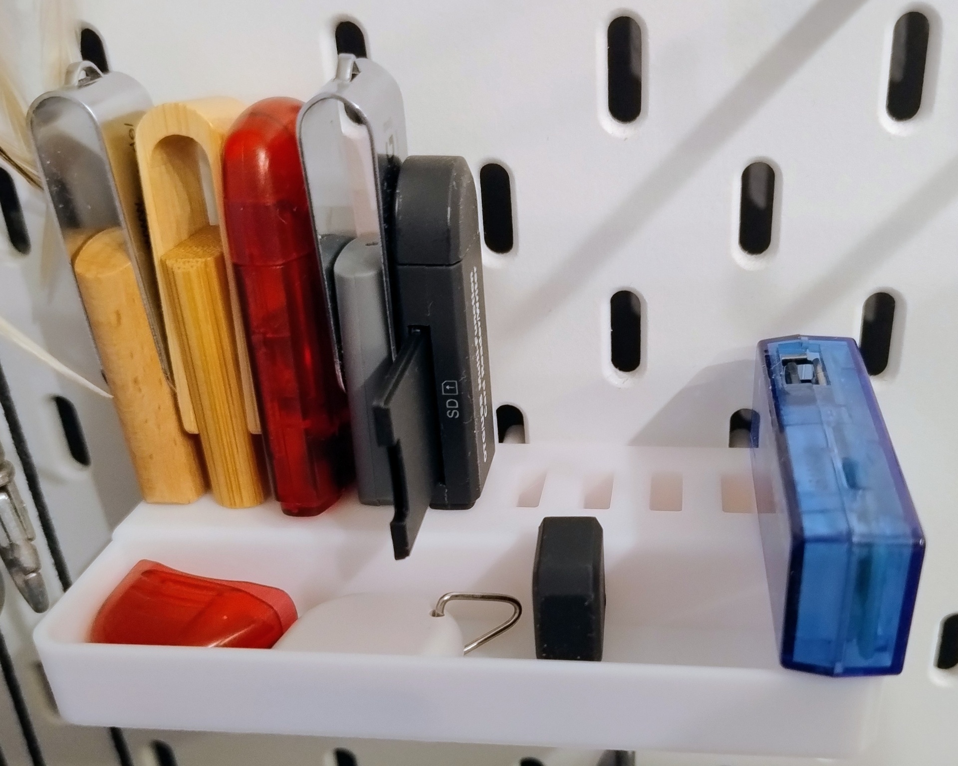 IKEA SKADIS Držač USB Stickova Vero - Držači za USB memoriju, slika 3