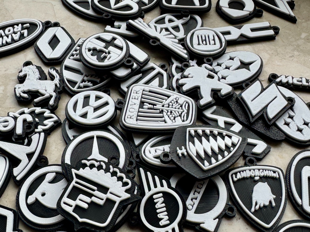 Privesci Sa Logoom Automobila Za Fanove i Kolekcionare - Privesci za ključeve