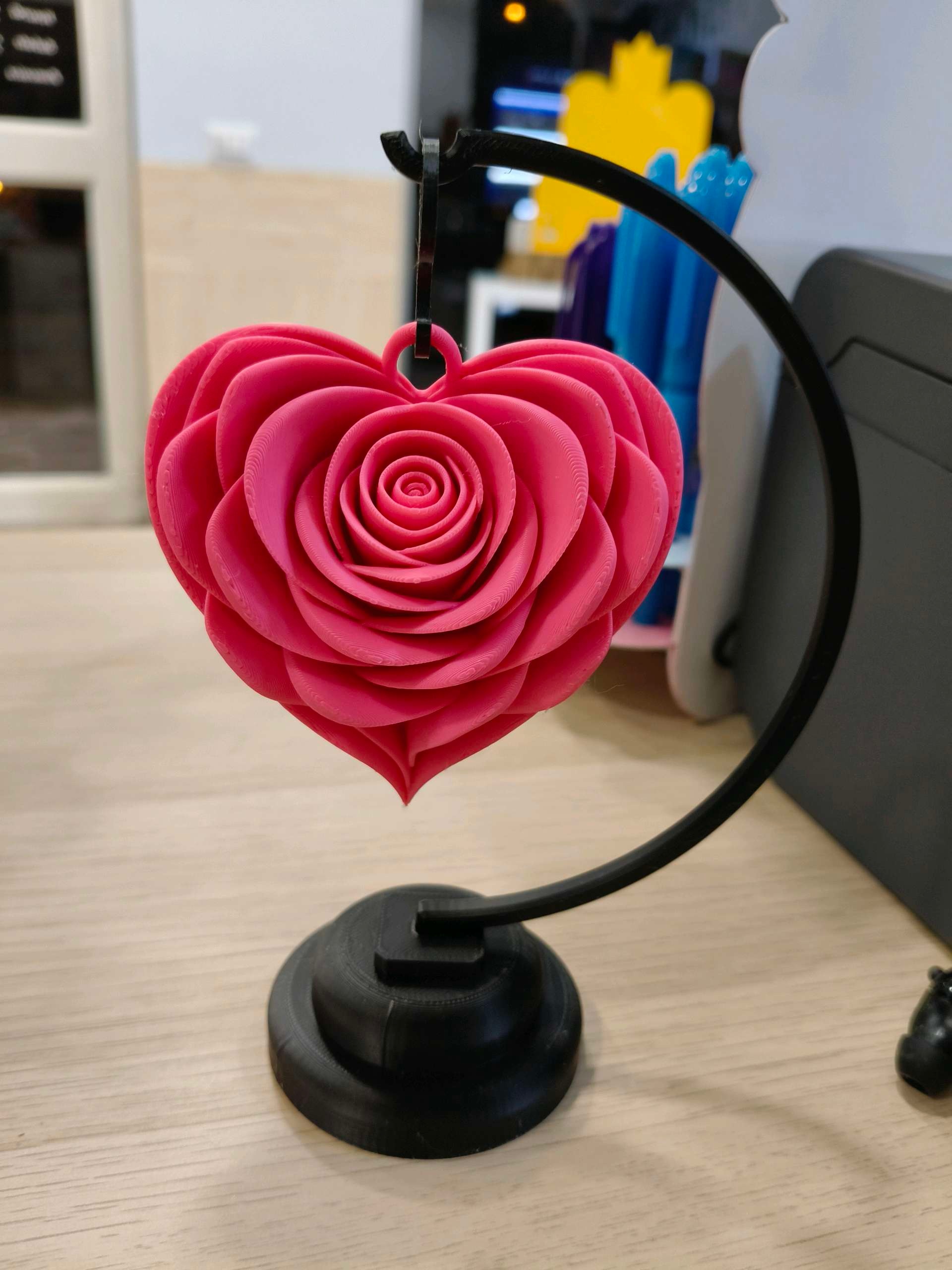 Ruža U Obliku Srca Sa Postoljem - Dekoracija, slika 5